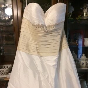 Wedding dress